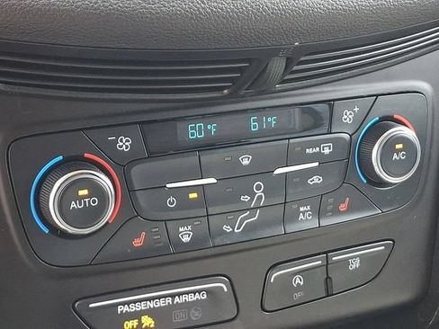 Used 2017 Ford Escape SE w/ SE Sport Appearance Package AWD/4WD image 15