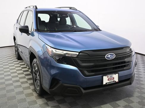 Used 2025 Subaru Forester AWD/4WD image 9