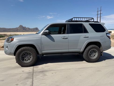 Used 2021 Toyota 4Runner Trail Special Edition AWD/4WD image 5
