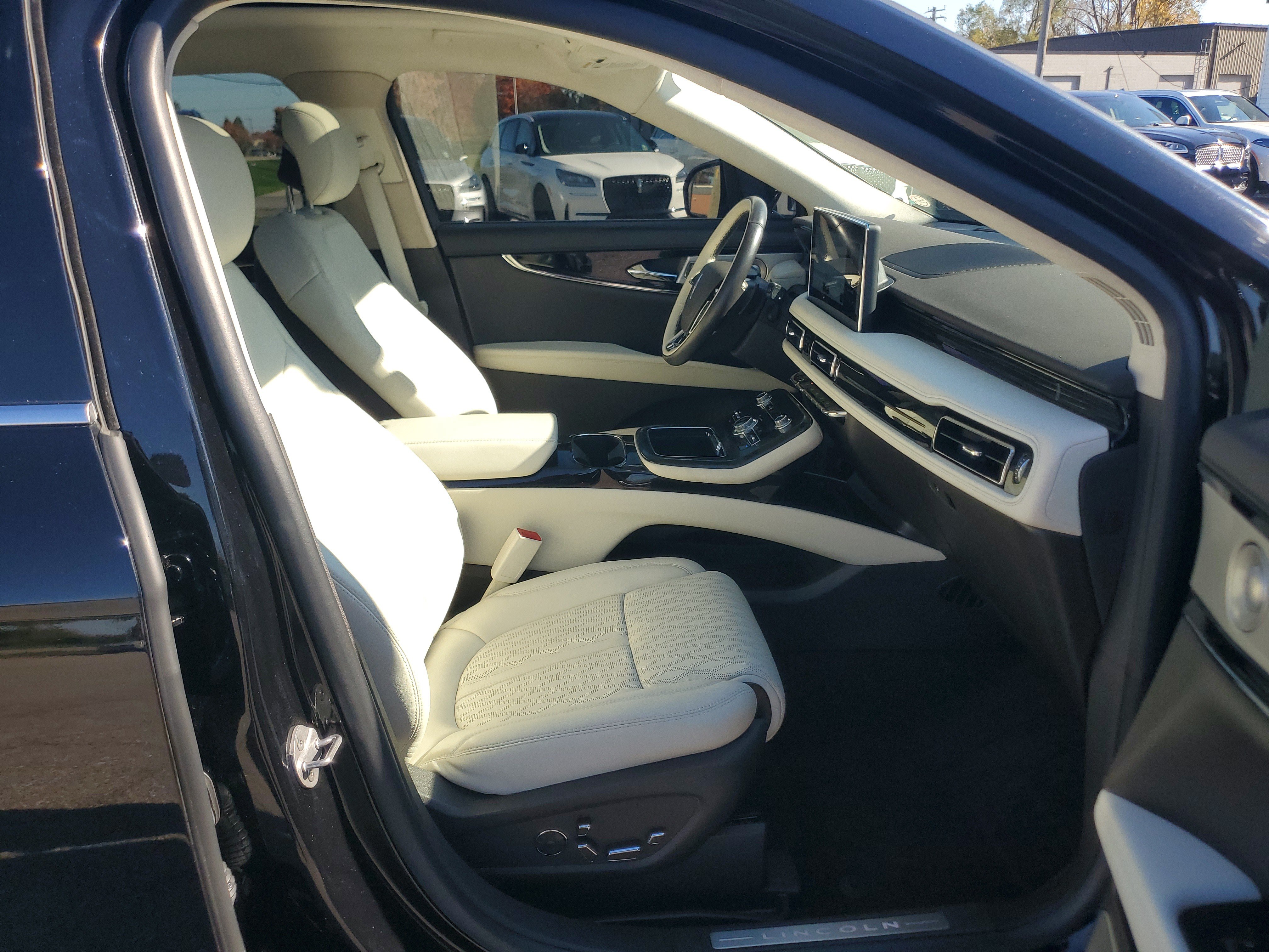Used 2021 Lincoln Nautilus Black Label AWD/4WD image 9