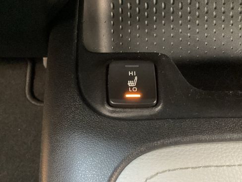 Used 2022 Toyota Corolla XSE FWD image 4