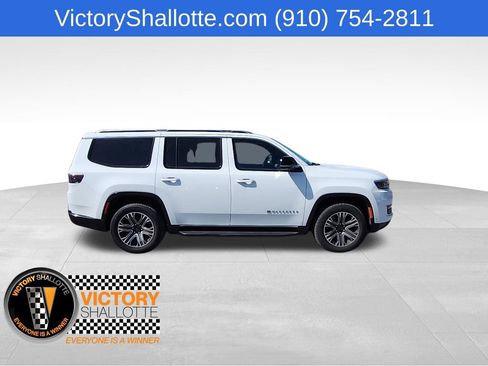Certified 2024 Jeep Wagoneer Series II w/ Flexible Seating Group RWD image 28
