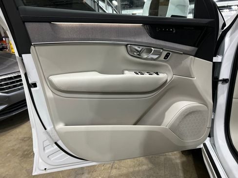 New 2026 Volvo XC90 T8 Ultra w/ Protection Package Premier AWD/4WD image 12