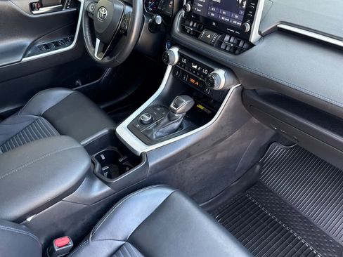 Used 2022 Toyota RAV4 XSE AWD/4WD image 15