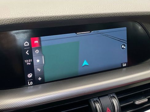 Used 2022 Alfa Romeo Stelvio Veloce image 9