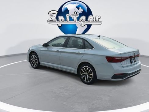 New 2026 Volkswagen Jetta SE FWD image 2