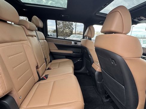 Used 2024 Hyundai Santa Fe Limited image 12