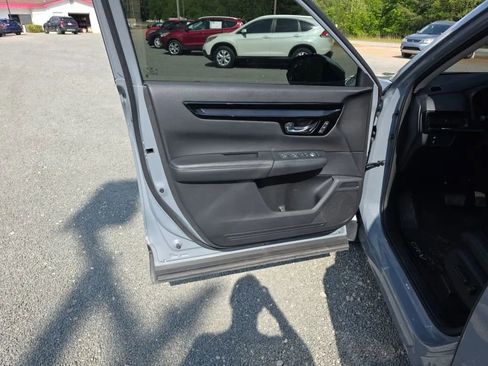 Used 2025 Honda CR-V EX-L image 41