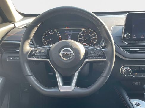 Used 2021 Nissan Altima 2.5 SR w/ SR Premium Package FWD image 13