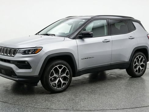 Used 2025 Jeep Compass Limited AWD/4WD image 3