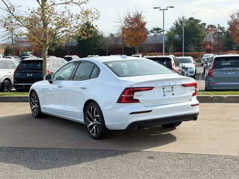Used 2020 Volvo S60 T6 Momentum image 7