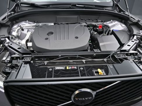 New 2026 Volvo XC60 B5 Plus w/ Protection Package Premier AWD/4WD image 39
