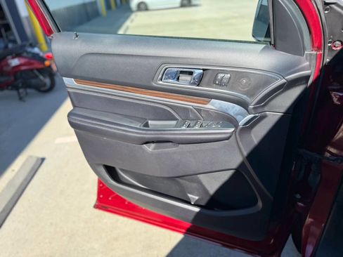 Used 2018 Ford Explorer Limited w/ Equipment Group 301A image 12