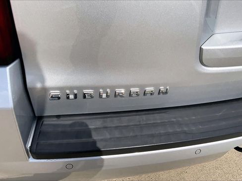 Used 2016 Chevrolet Suburban LS RWD image 30