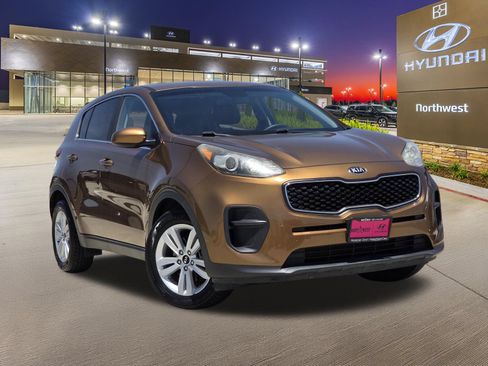 Used 2018 Kia Sportage LX FWD image 3
