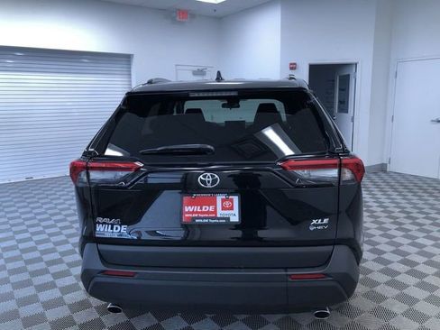 Used 2025 Toyota RAV4 XLE image 13