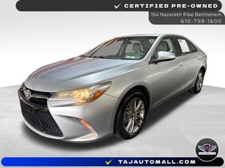 Used 2017 Toyota Camry SE FWD video 1