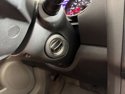 Used 2013 Nissan Rogue SV AWD/4WD image 21