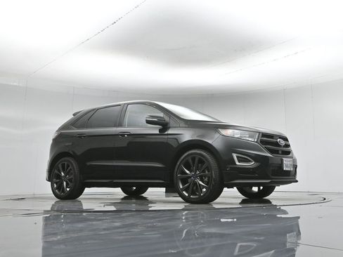 Used 2015 Ford Edge Sport w/ Equipment Group 401A FWD image 3