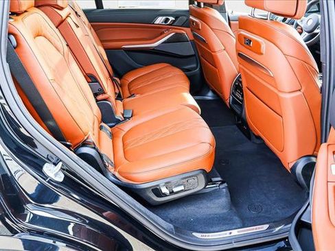 Used 2025 BMW X7 M60i w/ Climate Comfort Package image 26