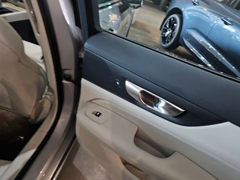 Certified 2025 Volvo S60 B5 Plus AWD/4WD image 9