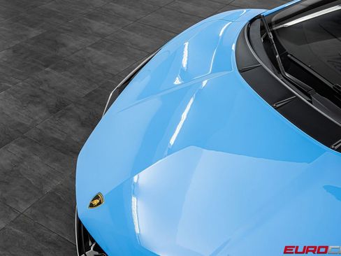 Used 2025 Lamborghini Revuelto AWD/4WD image 10