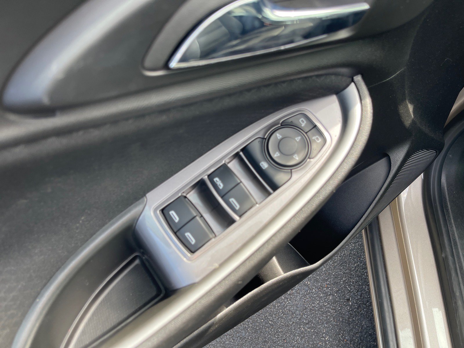 Used 2024 Chevrolet Malibu LT FWD image 8