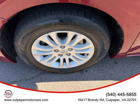 Used 2013 Toyota Sienna XLE image 29