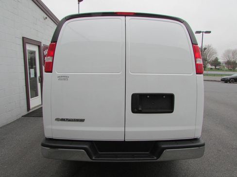 Used 2022 Chevrolet Express 2500 w/ Driver Convenience Package image 3