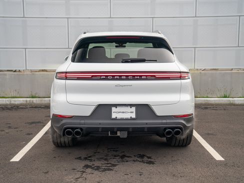 Certified 2026 Porsche Cayenne AWD/4WD image 7