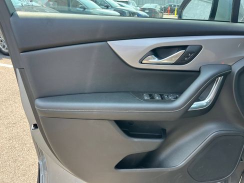Used 2025 Chevrolet Blazer LT FWD image 18