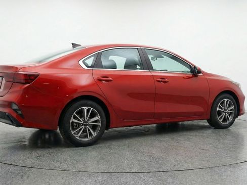 Used 2024 Kia Forte LXS image 9