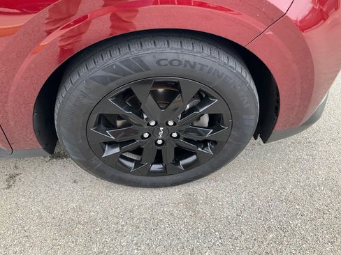 Used 2023 Kia Carnival SX Prestige image 32