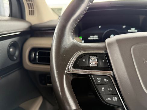 Used 2021 Lincoln Nautilus Reserve FWD image 17