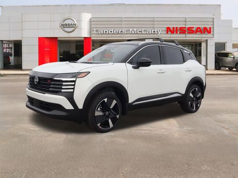 New 2026 Nissan Kicks SR w/ Cold Weather Package image 7