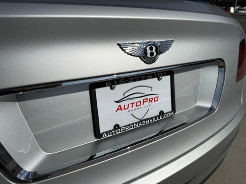 Used 2018 Bentley Bentayga image 42