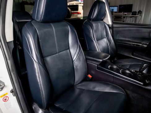 Used 2016 Toyota Avalon XLE image 17