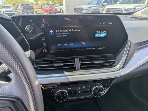 Used 2025 Chevrolet Trax LT image 13