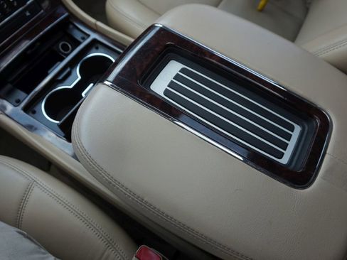 Used 2013 Cadillac Escalade Premium image 42