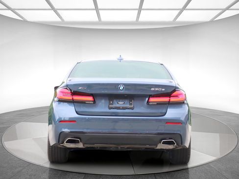Used 2023 BMW 530e xDrive w/ Premium Package AWD/4WD image 7