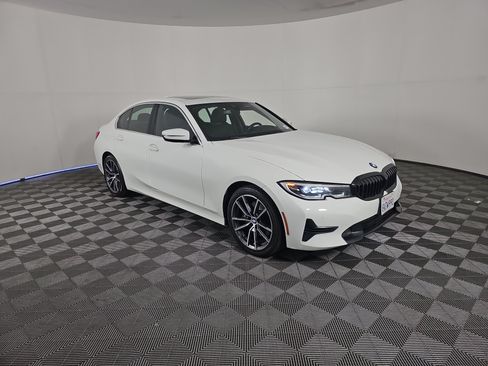 Used 2021 BMW 330i Sedan w/ Driving Assistance Package RWD image 2