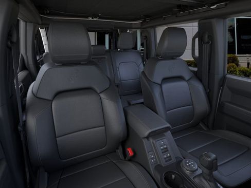 New 2025 Ford Bronco Badlands image 11