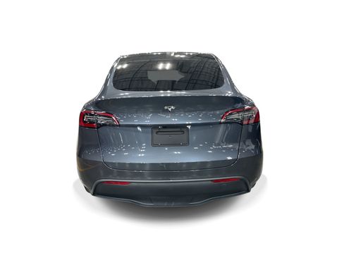 Certified 2023 Tesla Model Y AWD image 5