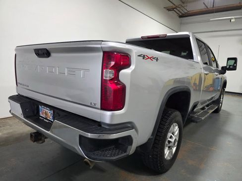 Used 2022 Chevrolet Silverado 2500 LT w/ Convenience Package AWD/4WD image 5