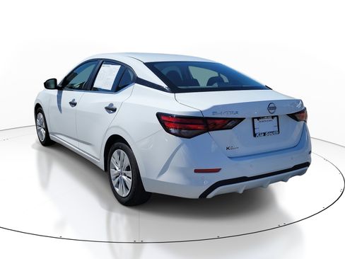 Used 2025 Nissan Sentra S image 4