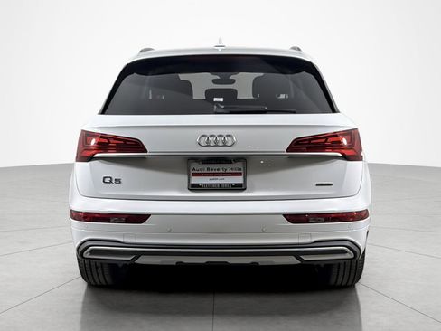 Used 2023 Audi Q5 2.0T Premium w/ Convenience Package image 4