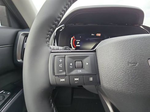 New 2026 Nissan Pathfinder SL FWD image 11