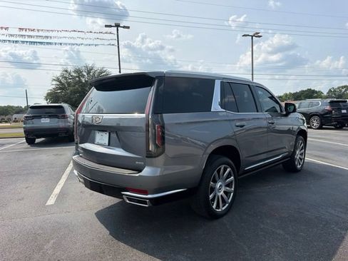Used 2022 Cadillac Escalade Premium Luxury Platinum AWD/4WD image 5