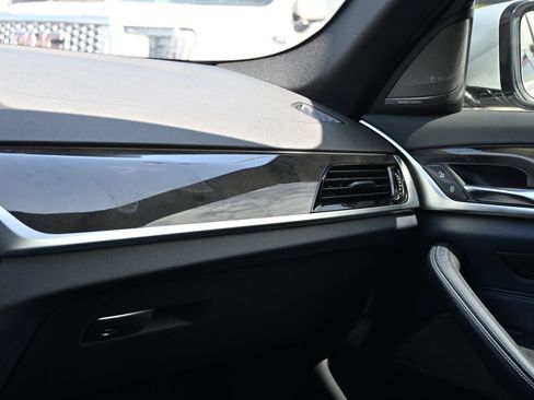 Used 2017 BMW 540i RWD image 8