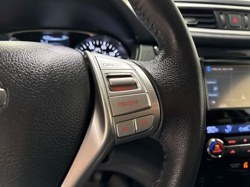 Used 2015 Nissan Rogue SL w/ SL Premium Package image 12